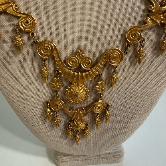 Vendome Vintage Etruscan Style Gold Necklace - Picture 3 of 3